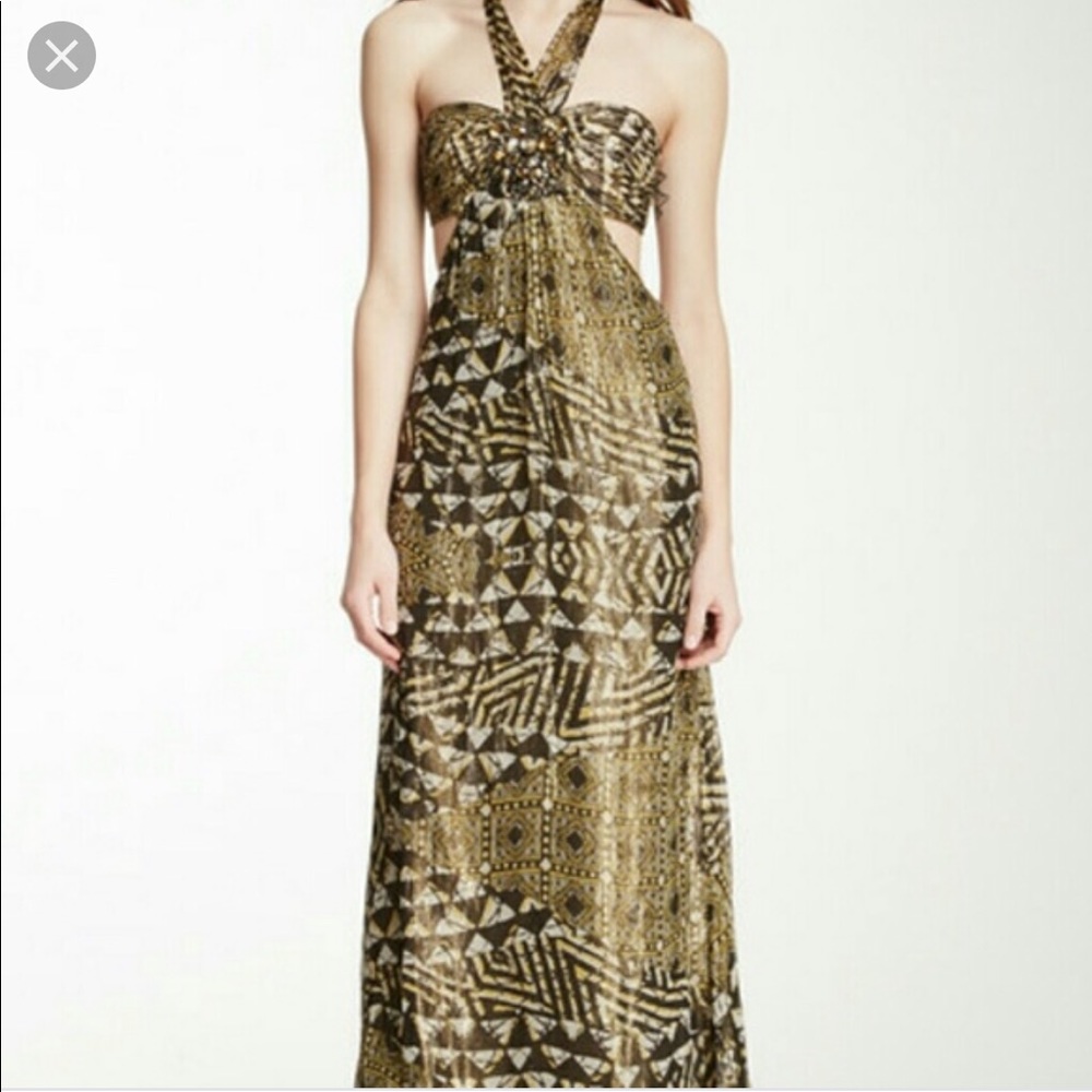 ABSOLUTELY STUNNING DRESS MUST HAVE
